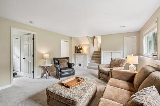 1686 Walnut Lane, Eagan, MN 55122