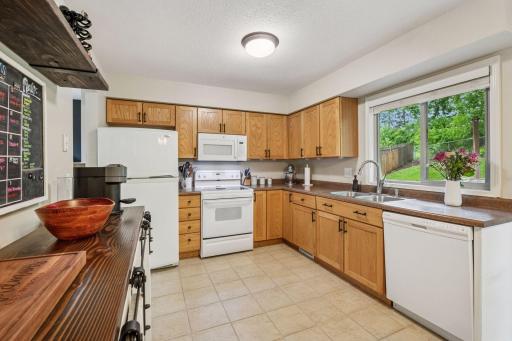 1686 Walnut Lane, Eagan, MN 55122