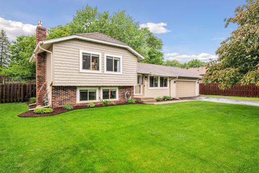 1686 Walnut Lane, Eagan, MN 55122