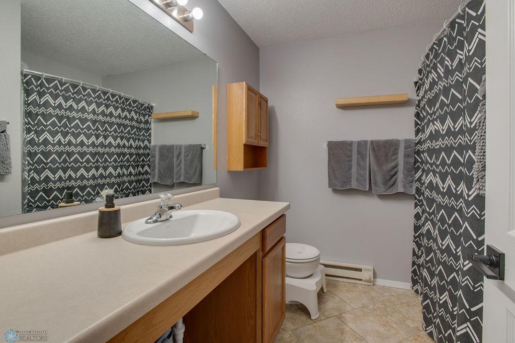 Upper level bath