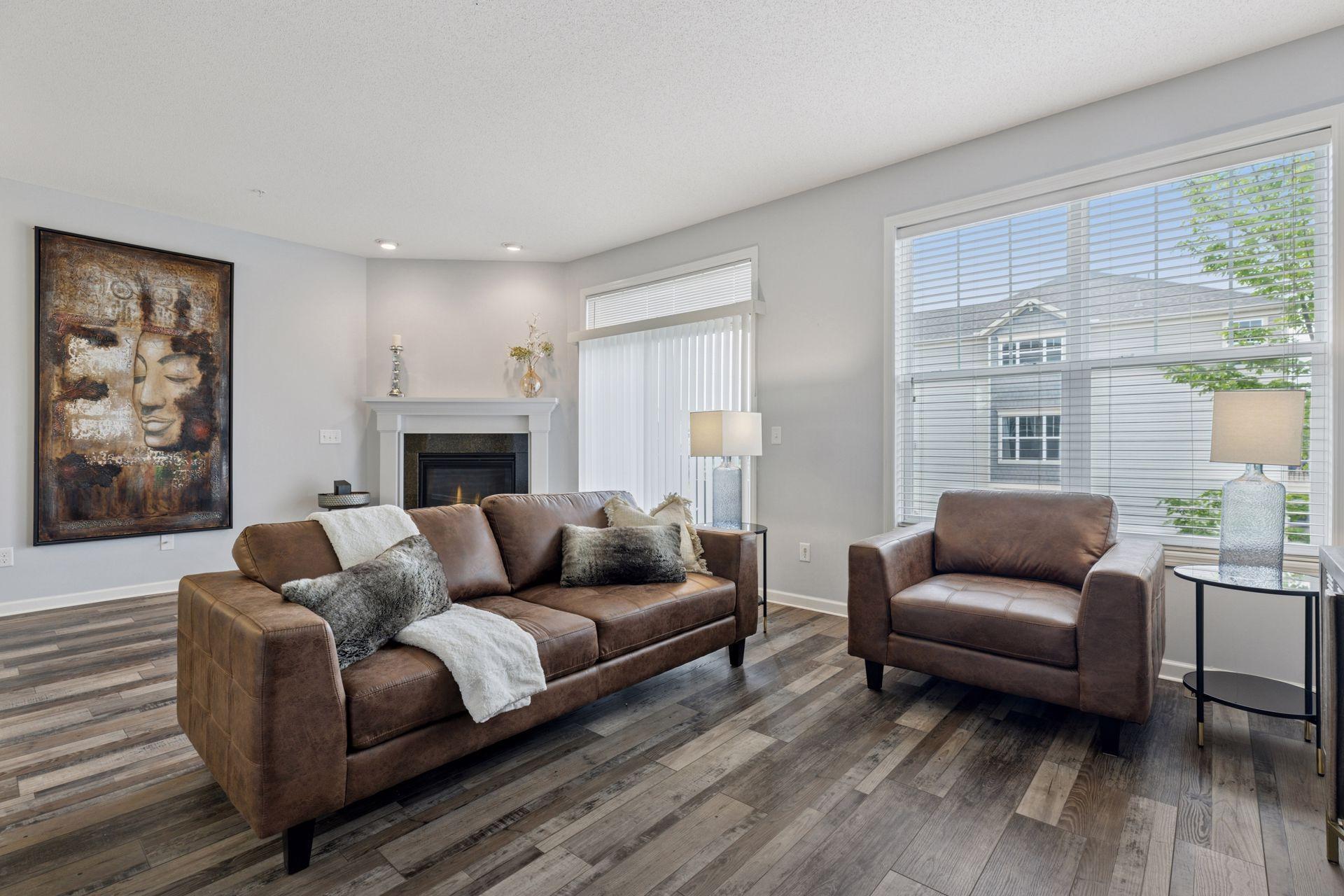 Check out the wonder luxury vinyl planking (LVP) throughout the main level. (minus kitchen)