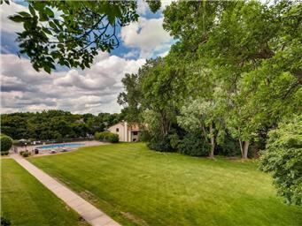 2800 Hillsboro Avenue N, 316, New Hope, MN 55427
