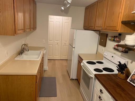 2800 Hillsboro Avenue N, 316, New Hope, MN 55427