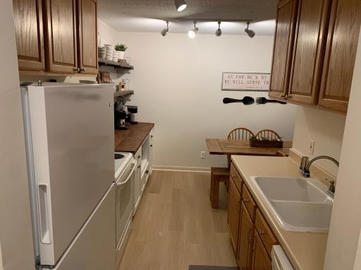 2800 Hillsboro Avenue N, 316, New Hope, MN 55427