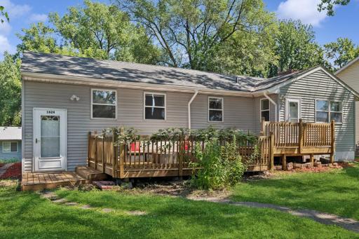 1624 Old Hudson Road, Saint Paul, MN 55106