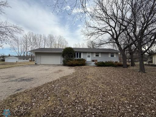 2118 11th Avenue SW, Devils Lake, ND 58301