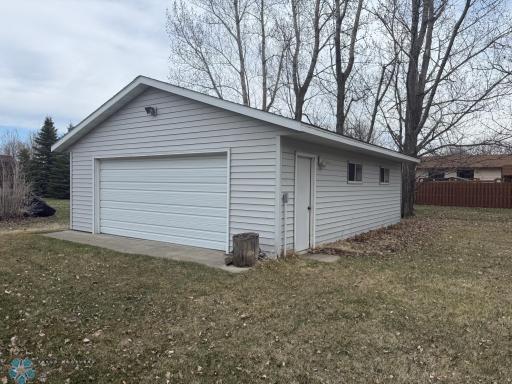 2118 11th Avenue SW, Devils Lake, ND 58301