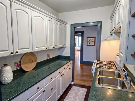 2020 E Franklin Avenue, Minneapolis, MN 55404
