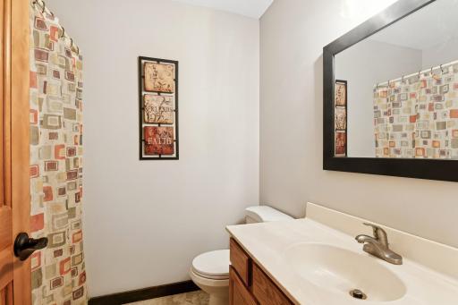 Guest-Ready Bathrooms â Thoughtfully updated and well-maintained.
