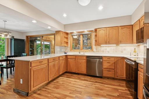 Quartz Kitchen Perfection â Modern updates and loads of cabinet space.