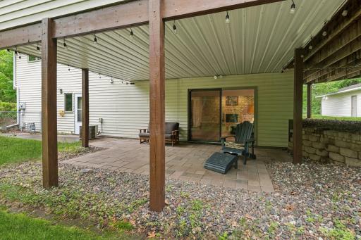 â¢ Private Patio â Tucked-away patio offers peace and privacy.