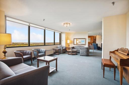Amazing panoramic views from the party rooms, club room and craft room on the 17th floor!