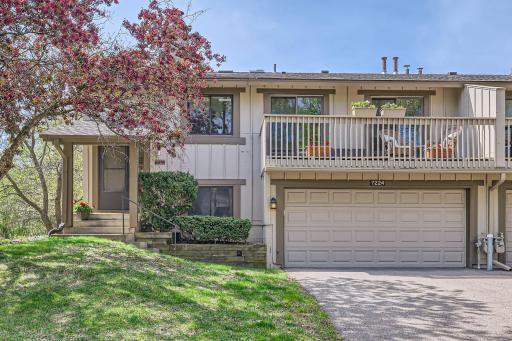 7224 Woodstock Curve, Minneapolis, MN 55438