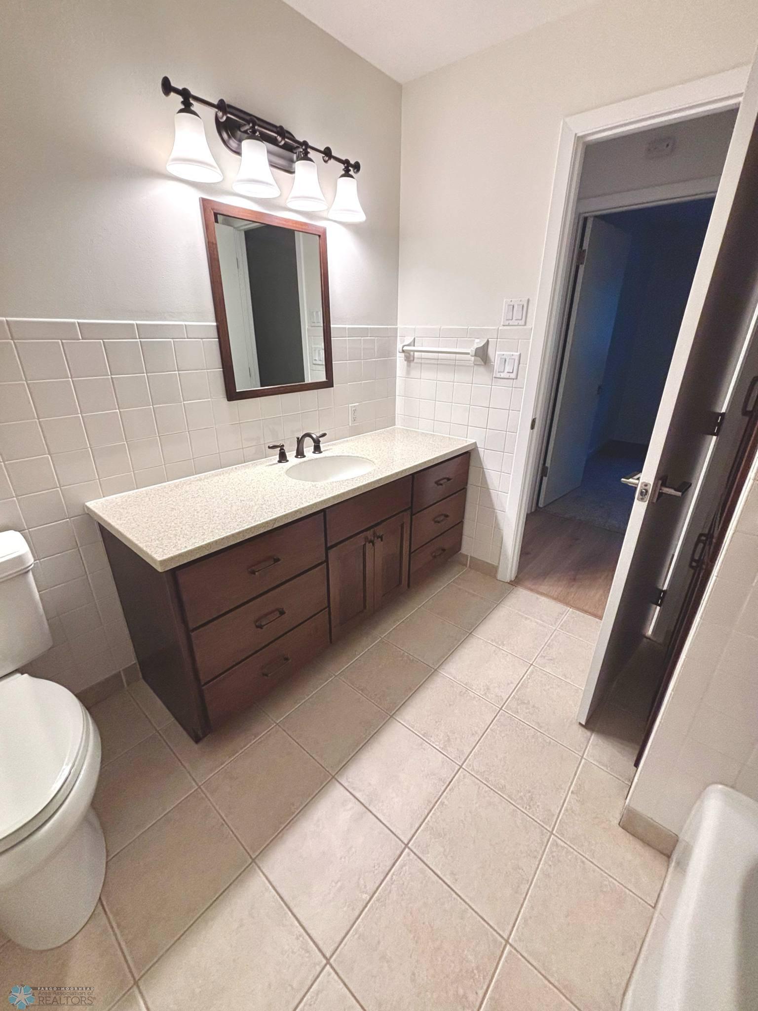 Bathroom in Hallway - Angle 1.jpg