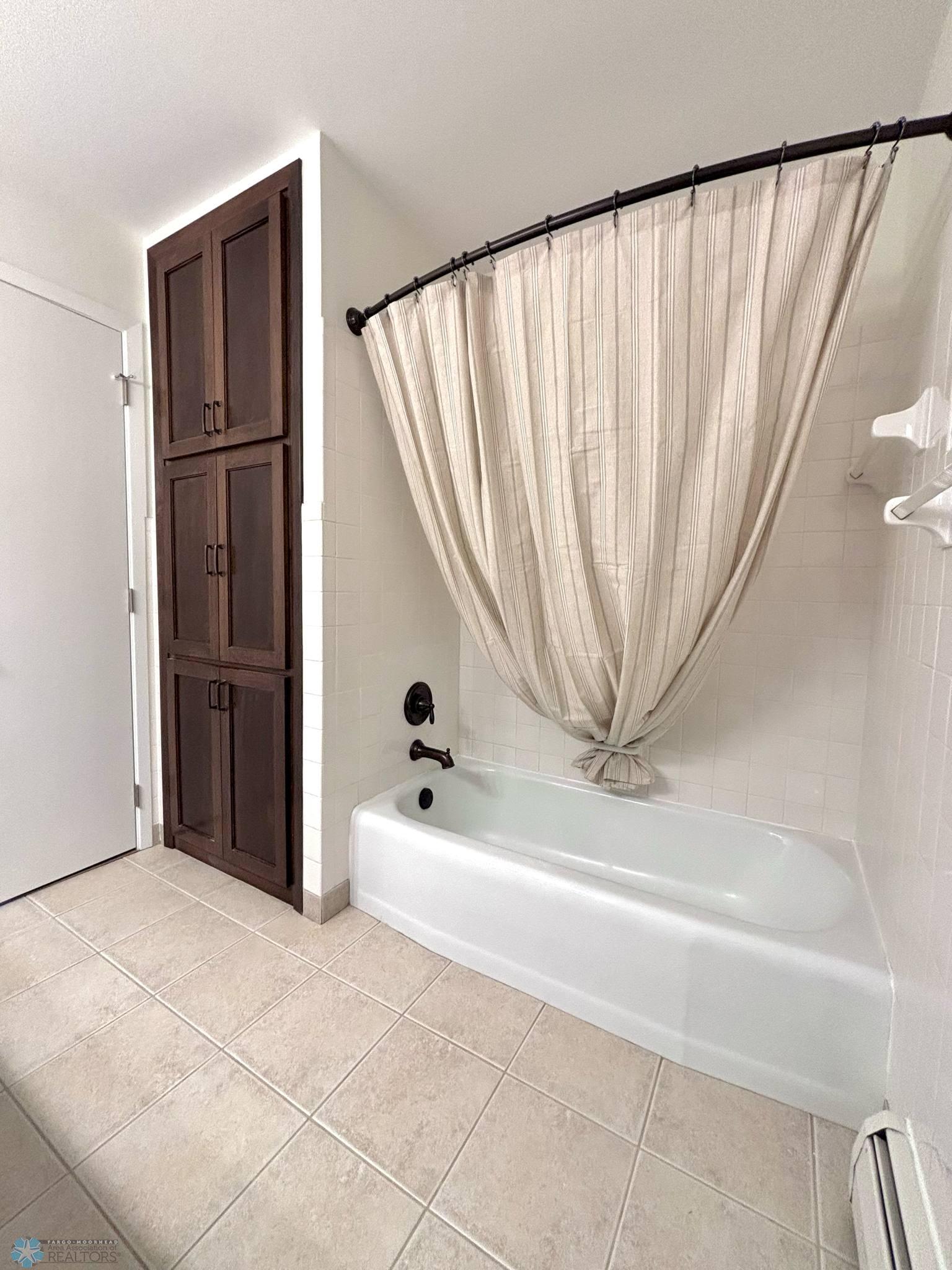 Bathroom in Hallway - Angle 2.jpg