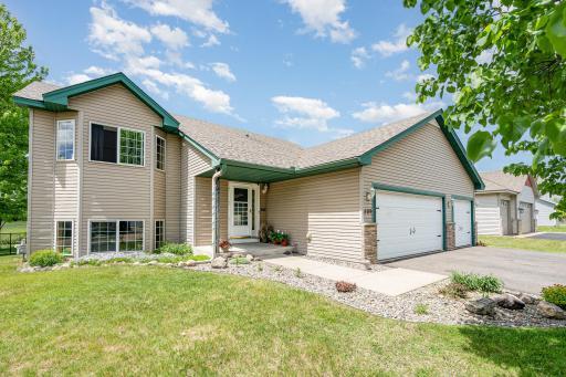 509 8th Avenue SE, Isanti, MN 55040