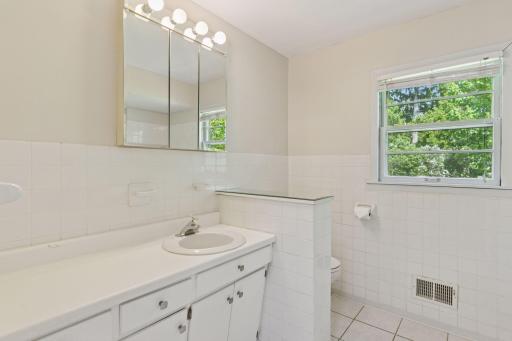 1616 Florida Avenue N, Golden Valley, MN 55427