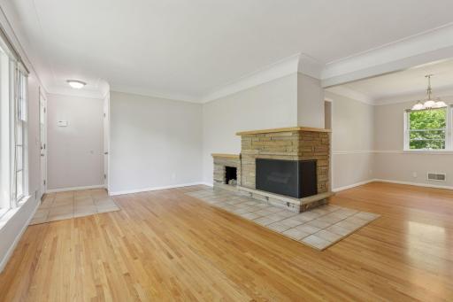1616 Florida Avenue N, Golden Valley, MN 55427
