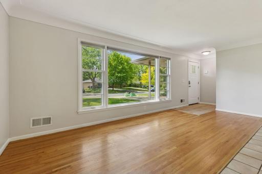 1616 Florida Avenue N, Golden Valley, MN 55427