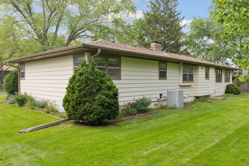 1616 Florida Avenue N, Golden Valley, MN 55427