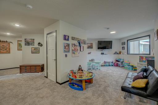 17690 Clayton Avenue E, Rosemount, MN 55068