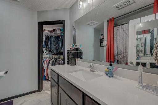 17690 Clayton Avenue E, Rosemount, MN 55068