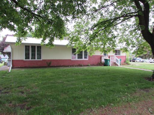 202 W Main Street, Ceylon, MN 56121