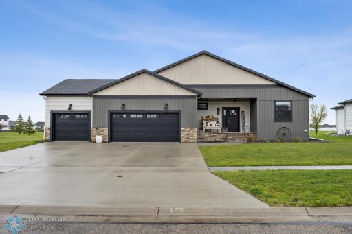 140 Annie's Way, Mapleton, ND 58059
