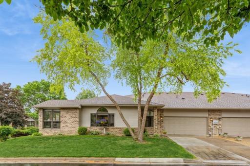 Pride in ownership shines in this one-level Wensmann built townhome. Start enjoying life more with no lawn mowing or snow shoveling!