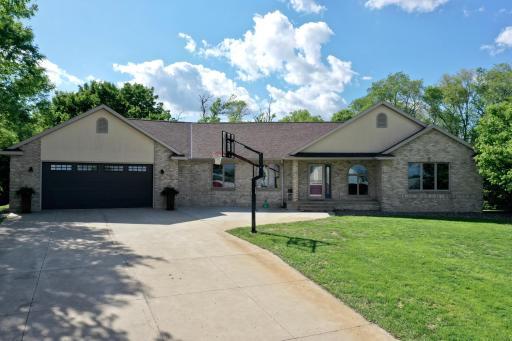8081 45th Avenue SW, Raymond, MN 56282
