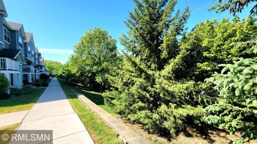 9695 Independence Circle, 4, Chanhassen, MN 55317