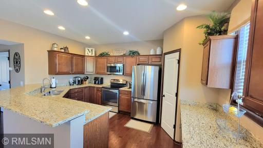 9695 Independence Circle, 4, Chanhassen, MN 55317
