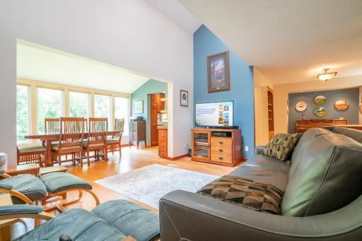 1136 Chelsea Court, New Brighton, MN 55112