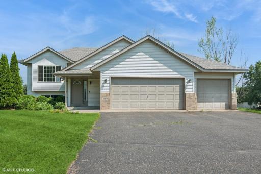 3 car garage + extra driveway parking.jpg