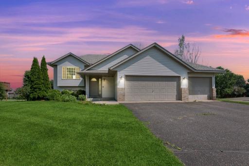 38474 Coventry Drive, North Branch, MN 55056