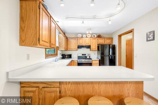 700 Knob Hill Road, Burnsville, MN 55337