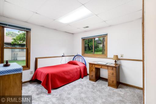 700 Knob Hill Road, Burnsville, MN 55337