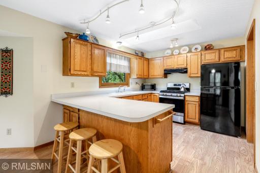 700 Knob Hill Road, Burnsville, MN 55337