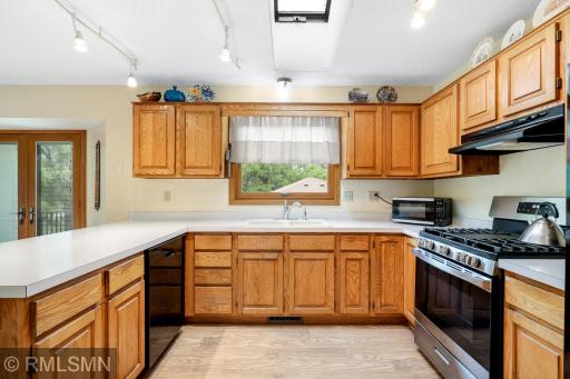 700 Knob Hill Road, Burnsville, MN 55337