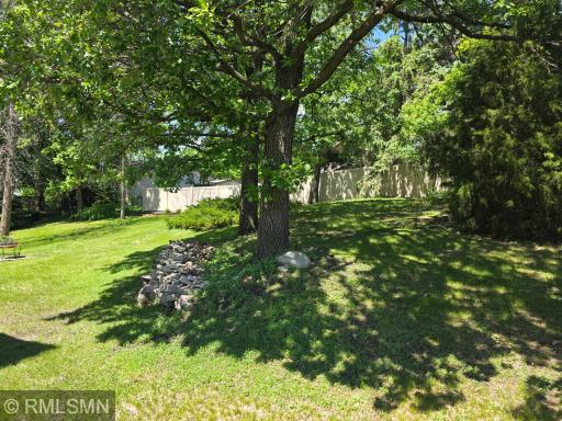 700 Knob Hill Road, Burnsville, MN 55337