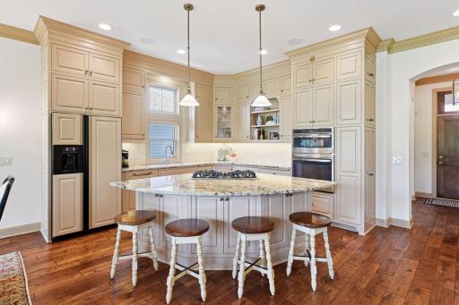 300 Bellwether Path, Wayzata, MN 55391