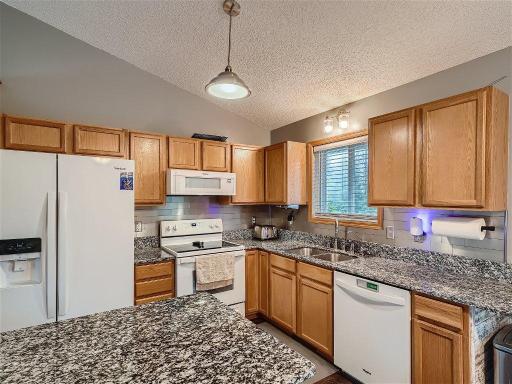 5588 Kalenda Drive NE - MLS Sized - 006 - 09 Kitchen.jpg