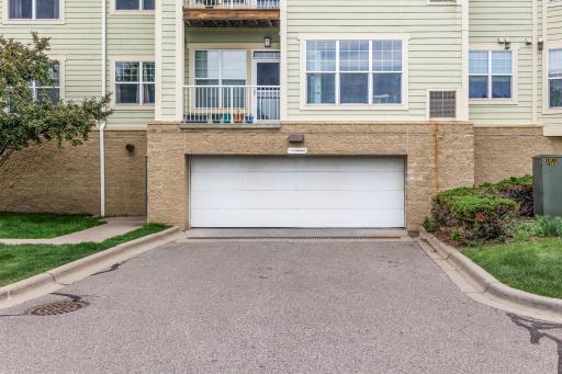 5445 Boone Avenue N, 216, New Hope, MN 55428