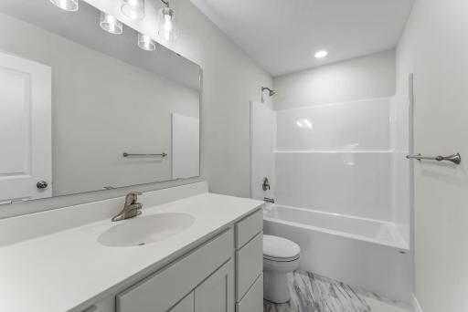 7451 Agate Trail, Inver Grove Heights, MN 55077