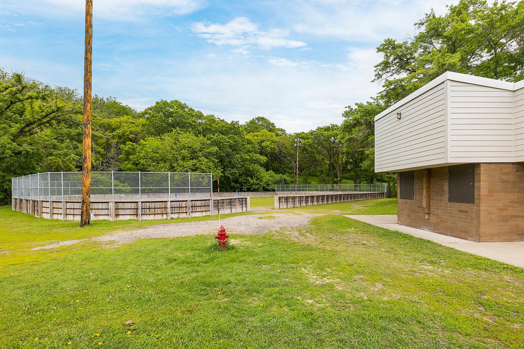 Normandale Park Hockey and Skating Rink