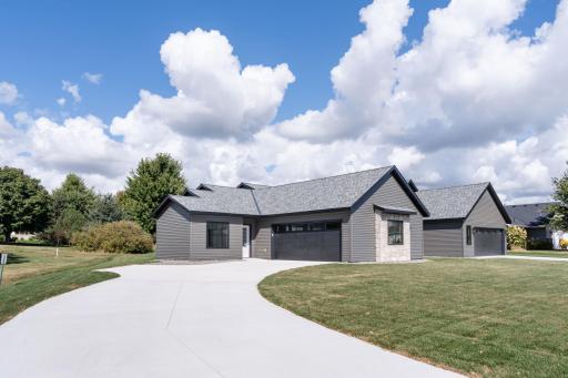 724 Westland Lane, New London, MN 56273