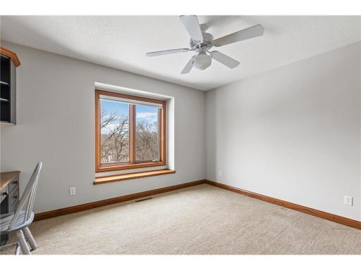 1475 River Shore Drive, Hastings, MN 55033