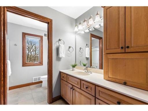 1475 River Shore Drive, Hastings, MN 55033