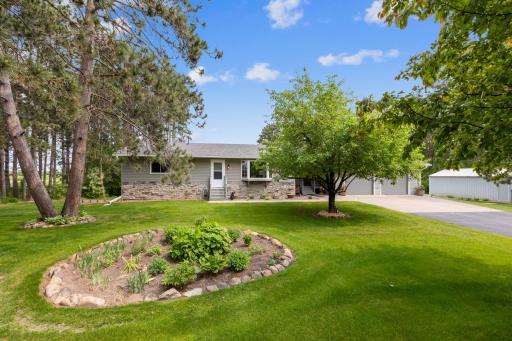 Welcome home to this hidden gem conveniently located between Cambridge and Princeton.