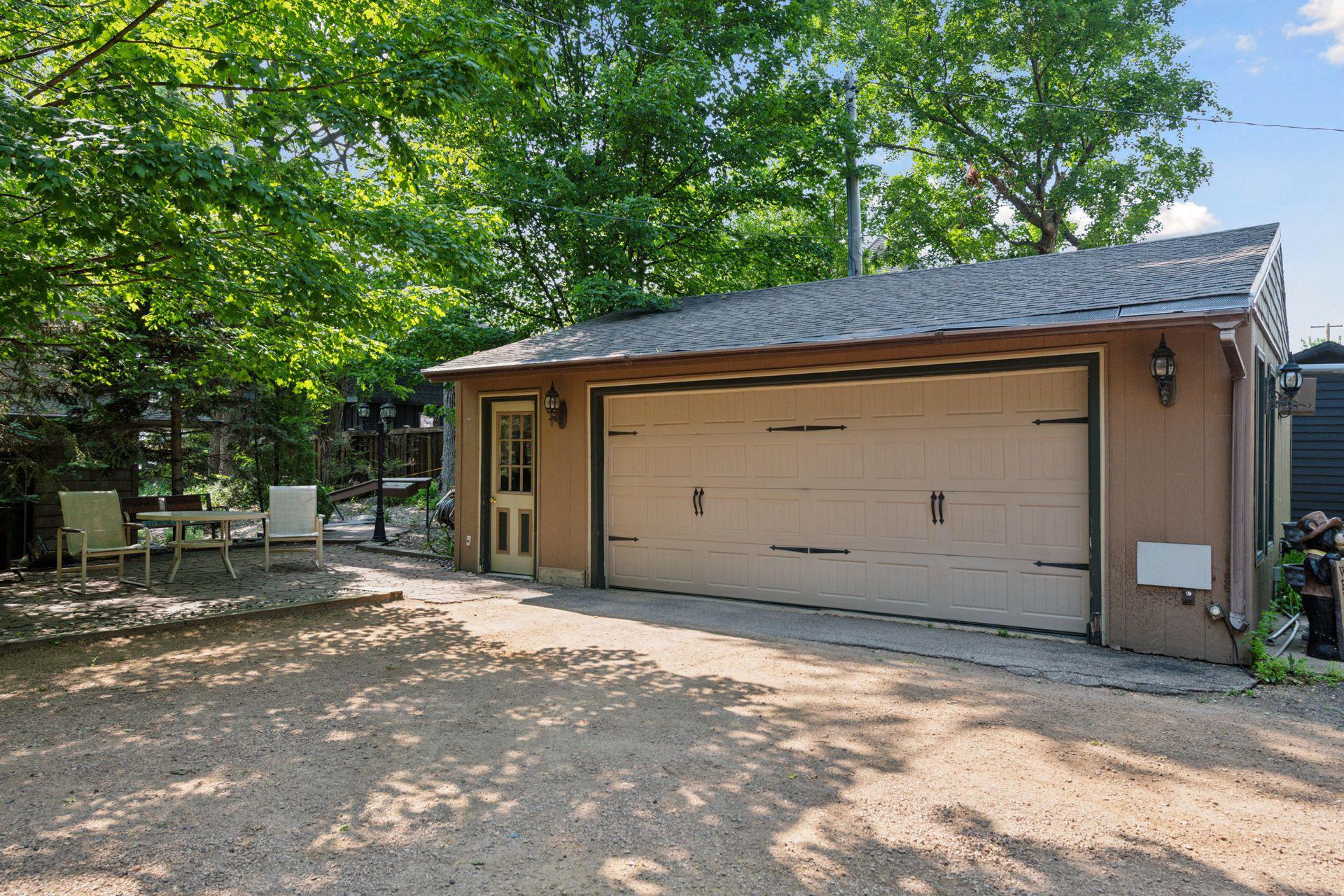 Detached Garage 1